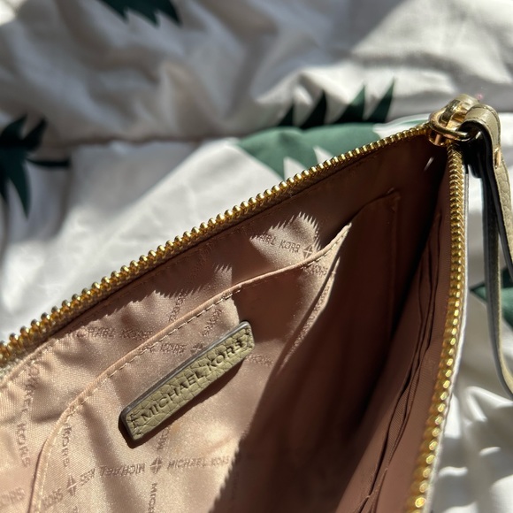 Michael Kors large clutch pebble leather sage - Picture 4 of 5